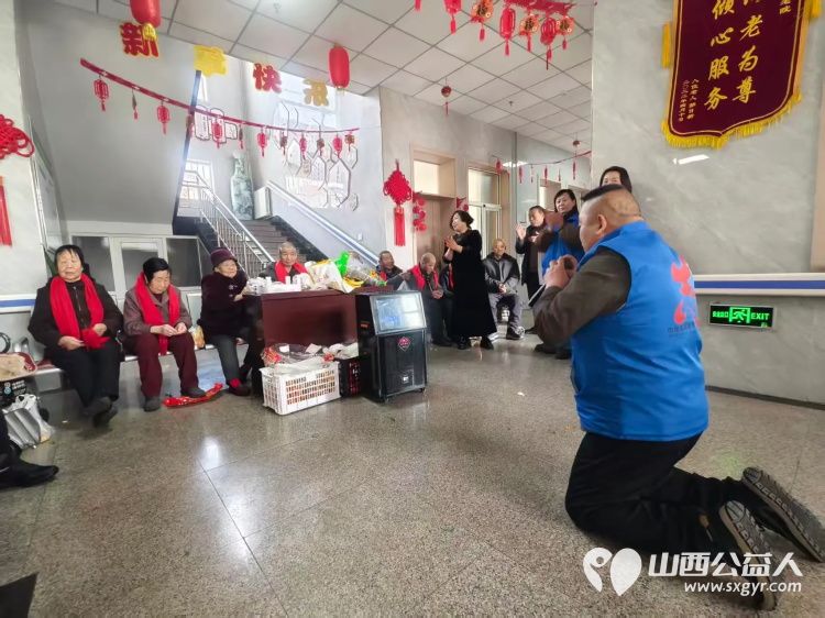 春节陪老人过年是一种幸福 长治市小雨点公益志愿者协会选择在这一天来到潞州区黄碾镇故南敬老院开展了一场温馨的敬老活动 - 第4张 - 山西公益人 春节陪老人过年是一种幸福 长治市小雨点公益志愿者协会选择在这一天来到潞州区黄碾镇故南敬老院开展了一场温馨的敬老活动 - 第4张