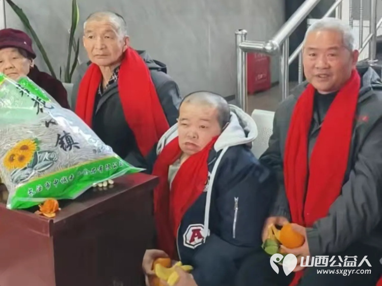 春节陪老人过年是一种幸福 长治市小雨点公益志愿者协会选择在这一天来到潞州区黄碾镇故南敬老院开展了一场温馨的敬老活动 - 第15张 - 山西公益人 春节陪老人过年是一种幸福 长治市小雨点公益志愿者协会选择在这一天来到潞州区黄碾镇故南敬老院开展了一场温馨的敬老活动 - 第15张