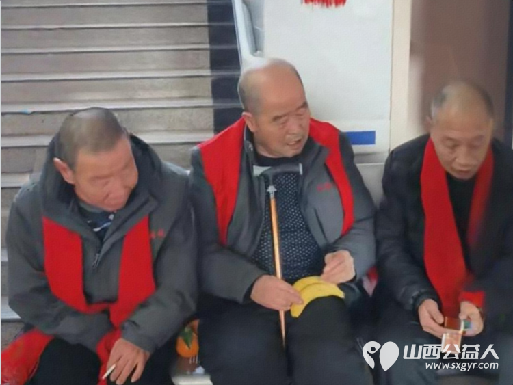 春节陪老人过年是一种幸福 长治市小雨点公益志愿者协会选择在这一天来到潞州区黄碾镇故南敬老院开展了一场温馨的敬老活动 - 第14张 - 山西公益人 春节陪老人过年是一种幸福 长治市小雨点公益志愿者协会选择在这一天来到潞州区黄碾镇故南敬老院开展了一场温馨的敬老活动 - 第14张