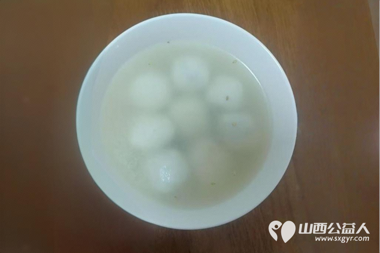 太原市小店区营盘街道南内环二社区滚元宵庆佳节活动不仅让孩子学到了知识还让孩子们学会了自己动手的劳动果实 - 第5张