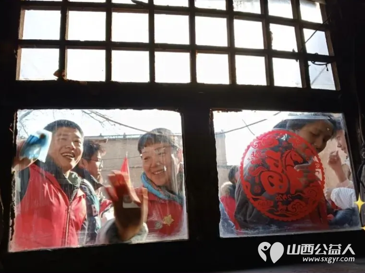 讲忻州故事传秀容美名----忻州爱心公益协会春节慰问忻府区白石村于条沟村和富庄村15户困境家庭的暖心年礼春节食物和现金 - 第11张 - 山西公益人 讲忻州故事传秀容美名----忻州爱心公益协会春节慰问忻府区白石村于条沟村和富庄村15户困境家庭的暖心年礼春节食物和现金 - 第11张