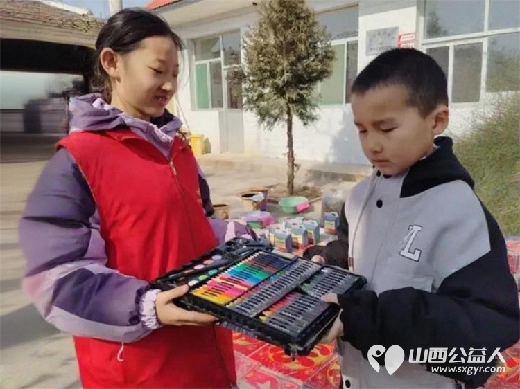 讲忻州故事传秀容美名----忻州爱心公益协会春节慰问忻府区白石村于条沟村和富庄村15户困境家庭的暖心年礼春节食物和现金 - 第20张 - 山西公益人 讲忻州故事传秀容美名----忻州爱心公益协会春节慰问忻府区白石村于条沟村和富庄村15户困境家庭的暖心年礼春节食物和现金 - 第20张