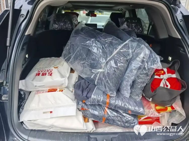 小年暖山乡爱心赴征程----记五台县晶的爱心协会第十七次爱心活动三千七百二十元的现金与粮油九件棉衣化作实实在在的关怀送到最需要的人手中 - 第6张 - 山西公益人 小年暖山乡爱心赴征程----记五台县晶的爱心协会第十七次爱心活动三千七百二十元的现金与粮油九件棉衣化作实实在在的关怀送到最需要的人手中 - 第6张