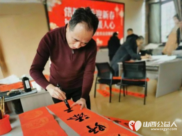 长治市雨花斋二部开展了春节前慰问活动长治市小雨点公益志愿者协会5名青年义工代表共同为九位银发义工送上了精心准备的食品日用品等慰问礼品 - 第2张 - 山西公益人 长治市雨花斋二部开展了春节前慰问活动长治市小雨点公益志愿者协会5名青年义工代表共同为九位银发义工送上了精心准备的食品日用品等慰问礼品 - 第2张