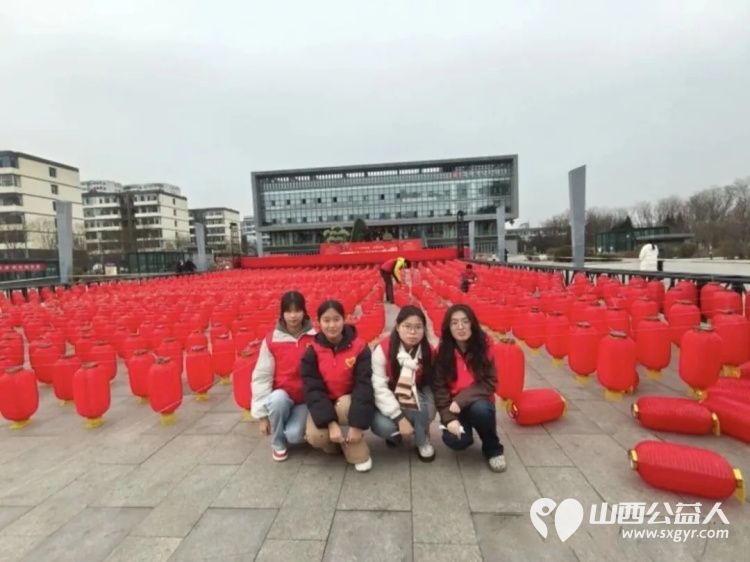 灯火二十载书香闹元宵|吕梁市离石区青年志愿者协会志愿者护航吕梁市第二十届元宵节灯谜竞猜活动以热忱服务保障活动全程顺畅有序 - 第5张 - 山西公益人 灯火二十载书香闹元宵|吕梁市离石区青年志愿者协会志愿者护航吕梁市第二十届元宵节灯谜竞猜活动以热忱服务保障活动全程顺畅有序 - 第5张