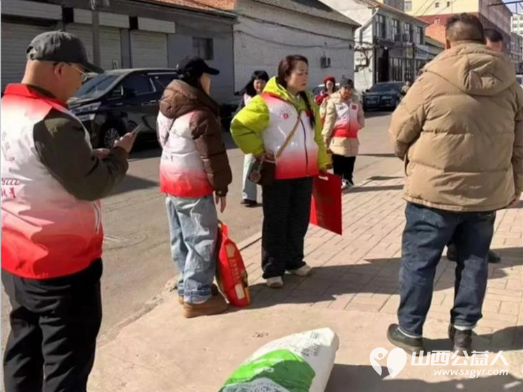 新春送温暖爱心进百家--长治市正能量公益协会潞州区办事处、志愿服务团队一队2026暖冬行动上党慰问为当地困难家庭送去新春祝福与生活物资 - 第19张