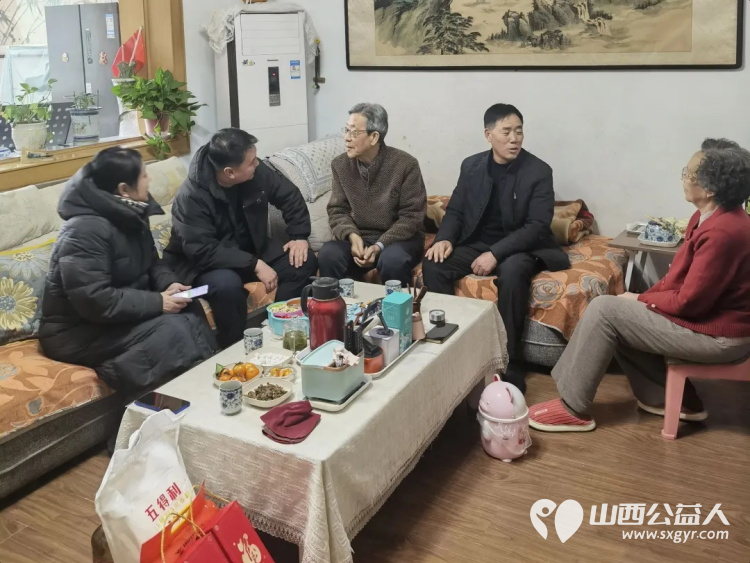 临汾市文明交通志愿者协会党支部开展“年底大盘点.慰问暖心春”主题党日活动 - 第2张