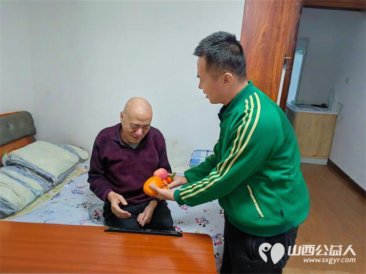 太原市志愿者小分队志愿者们带着慰问品等物资来到享堂养老院有序开展服务 - 第11张