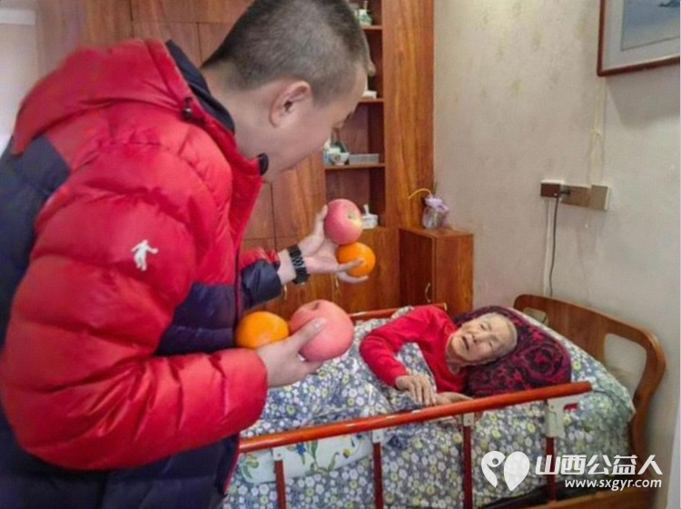 太原市志愿者小分队志愿者们带着慰问品等物资来到享堂养老院有序开展服务 - 第2张