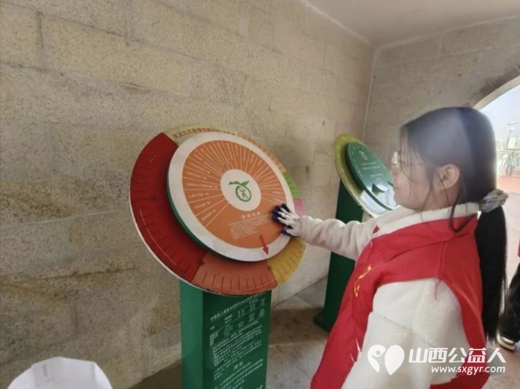 护水清岸绿过文明新年！吕梁市离石区青年志愿者巡河净滩在行动志愿者们清理市区东川河北川河沿岸出现的烟花爆竹碎屑与垃圾 - 第8张
