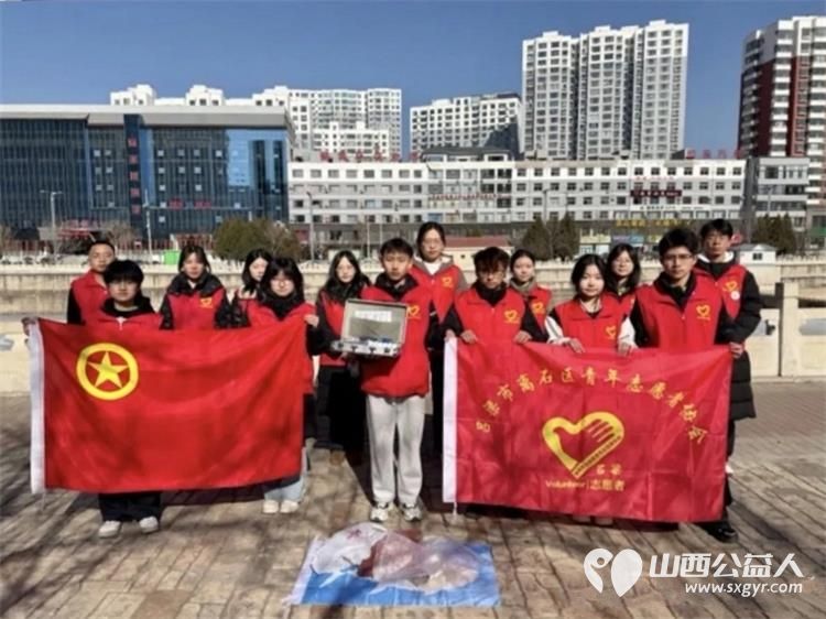 护水清岸绿过文明新年！吕梁市离石区青年志愿者巡河净滩在行动志愿者们清理市区东川河北川河沿岸出现的烟花爆竹碎屑与垃圾 - 第3张