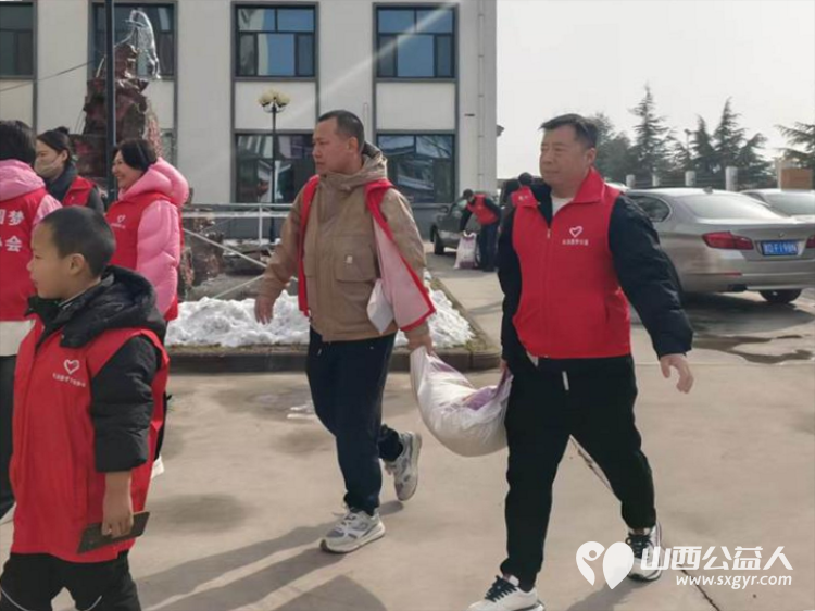 情暖元宵爱满夕阳 长治圆梦公益组织志愿者走进潞城颐福敬老院捐赠生活物资陪伴老人们共度传统佳节 - 第5张