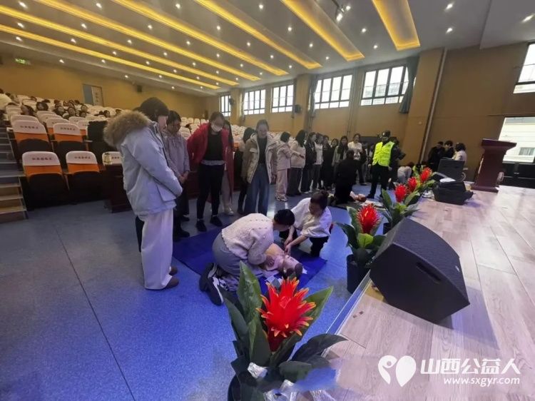 校园急救生命护航----太原市绿舟应急救援促进中心联合白求恩医院走进小店区和煦路学校举行校园急救培训课讲解 - 第2张 - 山西公益人 校园急救生命护航----太原市绿舟应急救援促进中心联合白求恩医院走进小店区和煦路学校举行校园急救培训课讲解 - 第2张
