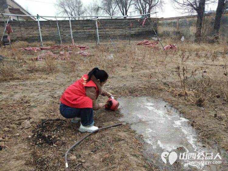 介休市敬老协会敬老助老活动----在义棠镇北角头村入户85岁高明亮老人家为老人打扫室内外卫生做饭包饺子 - 第9张