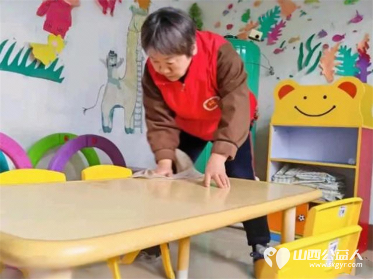 长治市义工协会联合中国石油志愿者共同走进启明星智障儿童学校开展爱心卫生清洁志愿服务活动让特殊儿童感受到来自社会的关怀与善意 - 第16张