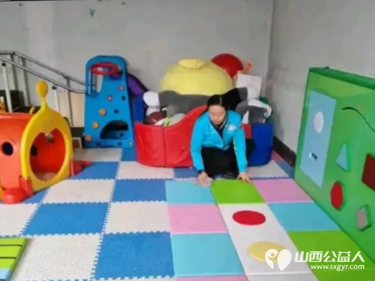 长治市义工协会联合中国石油志愿者共同走进启明星智障儿童学校开展爱心卫生清洁志愿服务活动让特殊儿童感受到来自社会的关怀与善意 - 第15张