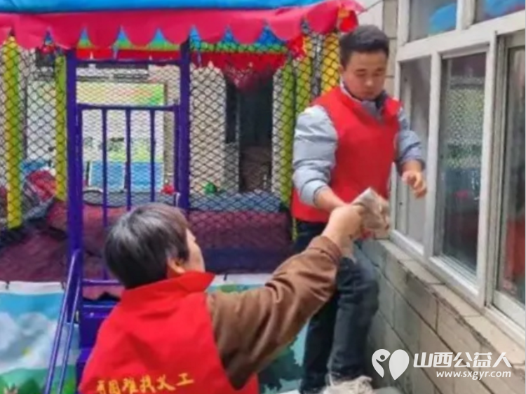 长治市义工协会联合中国石油志愿者共同走进启明星智障儿童学校开展爱心卫生清洁志愿服务活动让特殊儿童感受到来自社会的关怀与善意 - 第12张