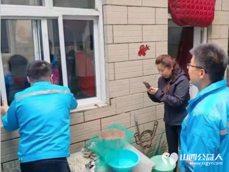 长治市义工协会联合中国石油志愿者共同走进启明星智障儿童学校开展爱心卫生清洁志愿服务活动让特殊儿童感受到来自社会的关怀与善意 - 第8张