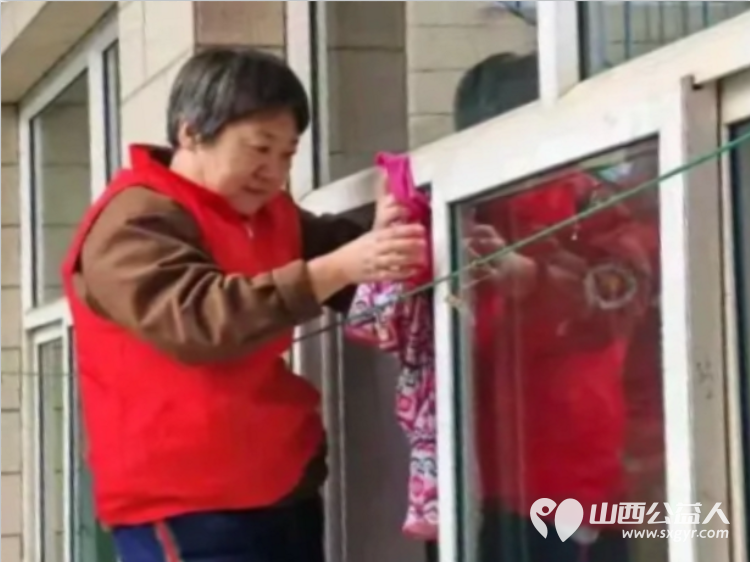 长治市义工协会联合中国石油志愿者共同走进启明星智障儿童学校开展爱心卫生清洁志愿服务活动让特殊儿童感受到来自社会的关怀与善意 - 第3张