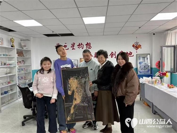 国浩律师（太原）事务所关注孤独症群体带着满满的祝福和厚厚的礼物又走进太原灵星捐赠价值上万元的漆器物料认购孩子们手工作品 - 第2张