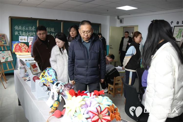 礼尚邦（山西）供应链管理有限公司的爱心人士们走进太原市灵星社区服务中心为孩子们送来了可口的各种干果 - 第9张