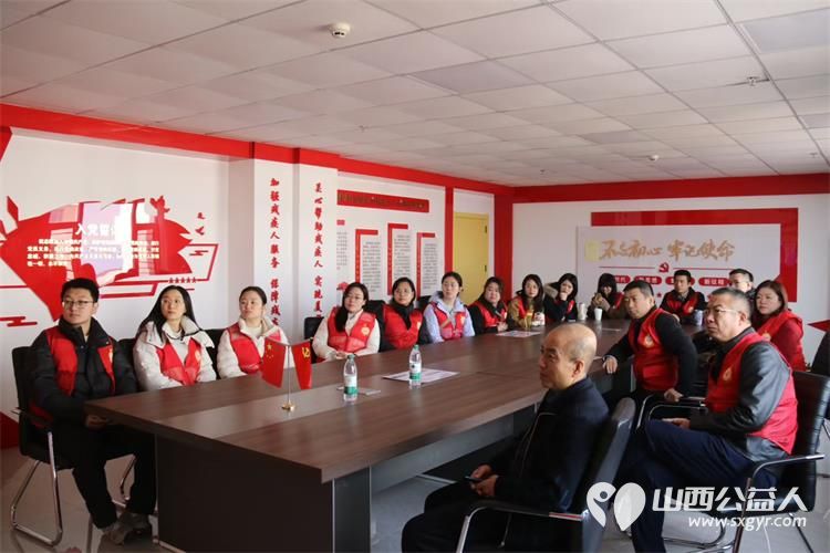 太原市市场监督管理局机关二支部“学雷锋•同心同行”志愿服务活动在太原市灵星社区服务中心举行感谢志愿者帮助打扫卫生认购孩子们手工作品 - 第2张