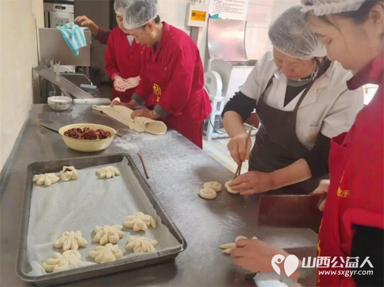 年味满院暖心迎春----太原比家美养老连锁机构为长者们打造了一个红红火火热热闹闹的新春家园每一个细节都传递着老有所依老有所乐的理念 - 第13张