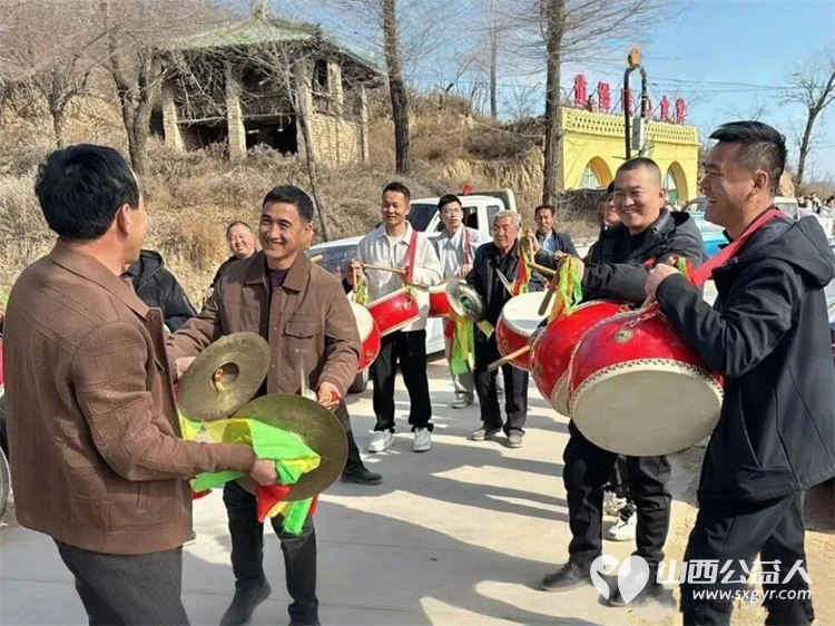 烟火聚团圆年味暖人心 石楼县曹家垣乡道堡村暖心食堂春节期间让全村群众吃上一顿热热闹闹的团圆饭村民们自发参与分工协作处处透着邻里间的淳朴与善意 - 第5张