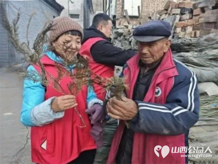 除夕暖山行·爱心不打烊----忻州市爱心公益协会除夕送福为九旬老人过人生第一个被陪伴的生日 - 第3张