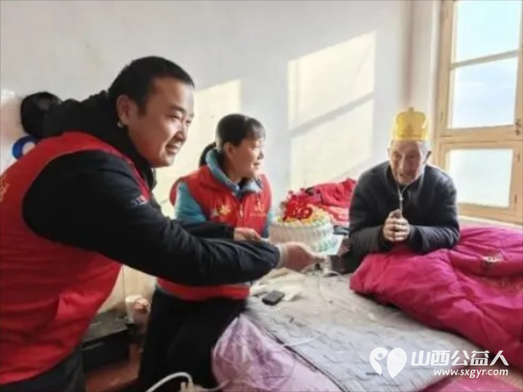 除夕暖山行·爱心不打烊----忻州市爱心公益协会除夕送福为九旬老人过人生第一个被陪伴的生日 - 第12张