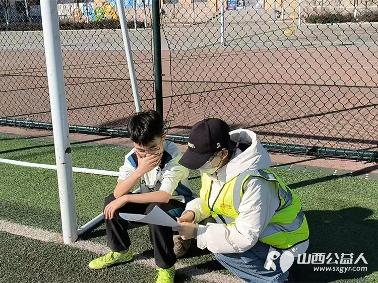 文水县爱心帮扶志愿者2月19日走进大街小巷让市民在指定区域安全燃放烟花爆竹遵守禁放限放规定文明过节平安过年 - 第6张