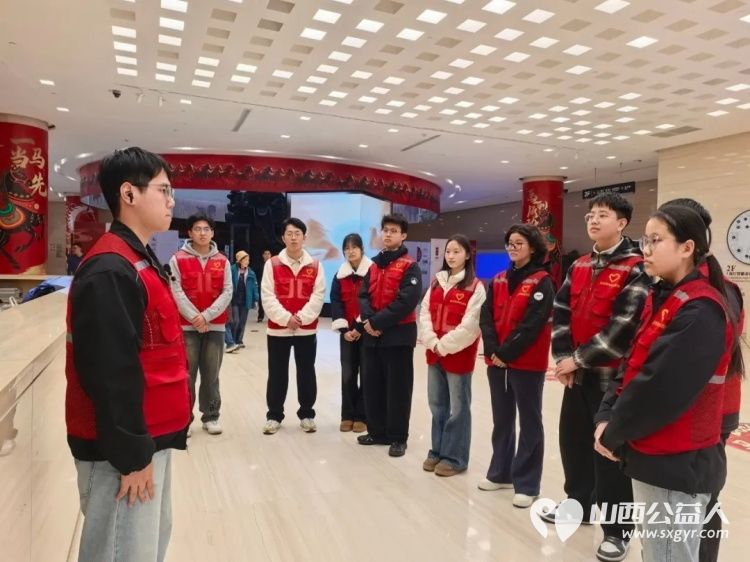 临汾市志愿服务联合会护苗爱心志愿服务队60名志愿者组团在博物馆里过大年为游客送上暖心服务 - 第1张