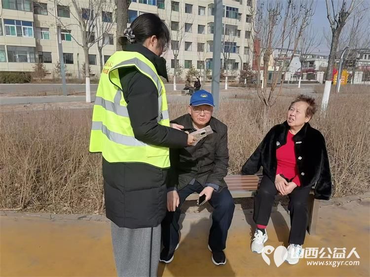 文水县爱心帮扶志愿者协会的志愿者们2月20日继续坚守一线面对面劝导引导等方式向过往市民普及烟花爆竹禁限放规定 - 第6张