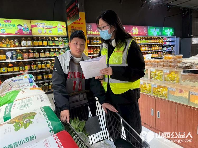 文水县爱心帮扶志愿者协会2月22日继续组织志愿者们面对面劝导向过往市民普及烟花爆竹禁限放规定 - 第9张