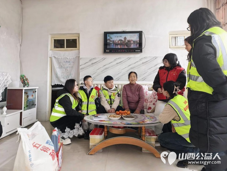 新春慰问行善者文明新风润文水 文水县爱心帮扶志愿者协会组织志愿者走访慰问了成兆娥、王忠阳、梁瑛三位行善者代表为他们送上新春的祝福与社会的关怀 - 第1张 - 山西公益人 新春慰问行善者文明新风润文水 文水县爱心帮扶志愿者协会组织志愿者走访慰问了成兆娥、王忠阳、梁瑛三位行善者代表为他们送上新春的祝福与社会的关怀 - 第1张