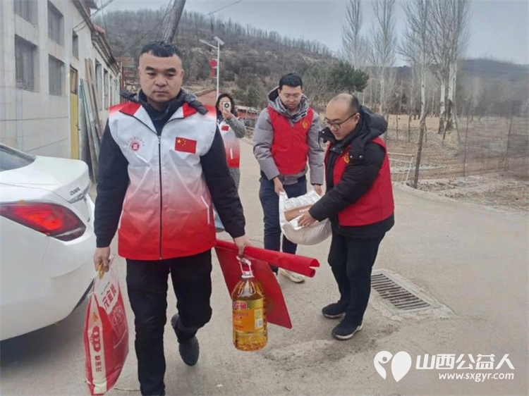 情系沁源关爱贫困家庭 长治市正能量公益协会沁源办事处、协会志愿者团队二队携手沁源县沁河镇观音坪社区走访慰问五户困难家庭送上生活物资 - 第17张