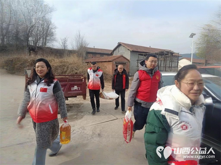 情系沁源关爱贫困家庭 长治市正能量公益协会沁源办事处、协会志愿者团队二队携手沁源县沁河镇观音坪社区走访慰问五户困难家庭送上生活物资 - 第15张