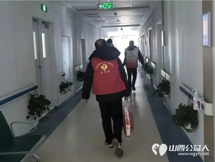 情系沁源关爱贫困家庭 长治市正能量公益协会沁源办事处、协会志愿者团队二队携手沁源县沁河镇观音坪社区走访慰问五户困难家庭送上生活物资 - 第13张