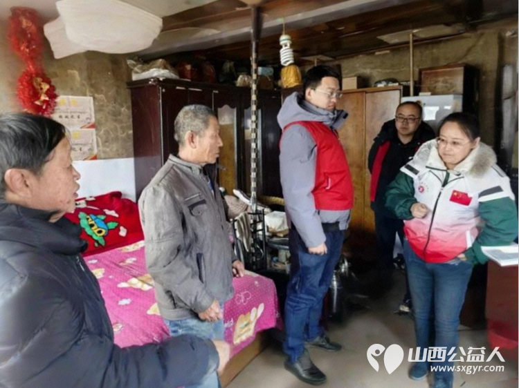 情系沁源关爱贫困家庭 长治市正能量公益协会沁源办事处、协会志愿者团队二队携手沁源县沁河镇观音坪社区走访慰问五户困难家庭送上生活物资 - 第7张