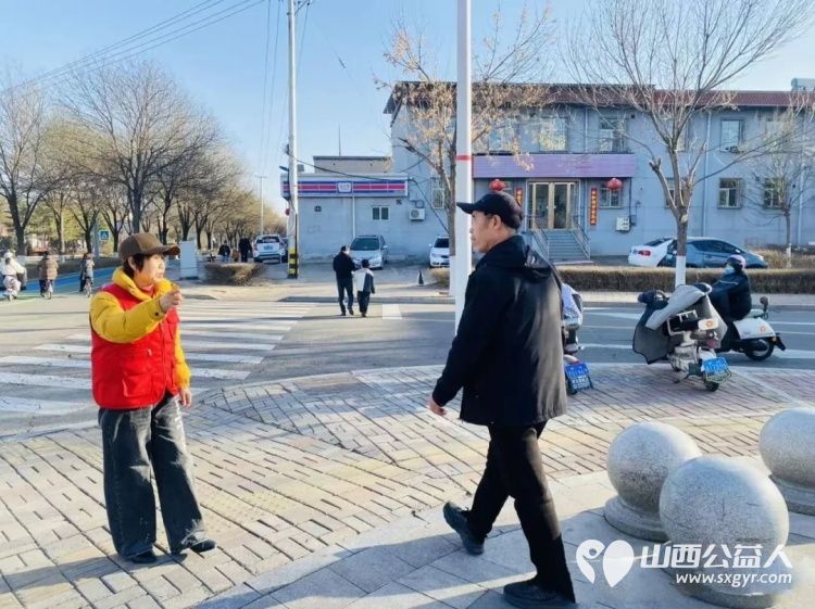 传承雷锋精神凝聚志愿力量----雷锋纪念日忻州市心连心志愿服务队参加了忻州市3·5学雷锋活动的启动仪式并现场开展交通文明劝导活动 - 第7张 - 山西公益人 传承雷锋精神凝聚志愿力量----雷锋纪念日忻州市心连心志愿服务队参加了忻州市3·5学雷锋活动的启动仪式并现场开展交通文明劝导活动 - 第7张