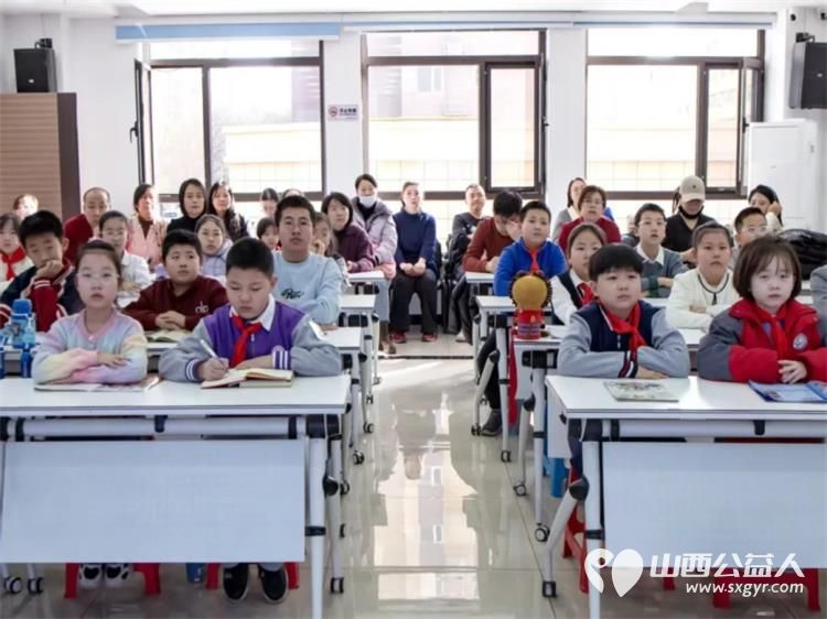 雷锋精神伴成长·青春宣讲我先行----雷小锋宣讲团首期公益课堂在太原市并州路二社区成功启动 - 第5张