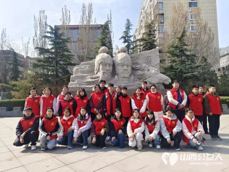 文明交通礼让天下----临汾市文明交通志愿者协会优秀志愿者风采春节期间用坚守与爱心守护道路平安 - 第1张