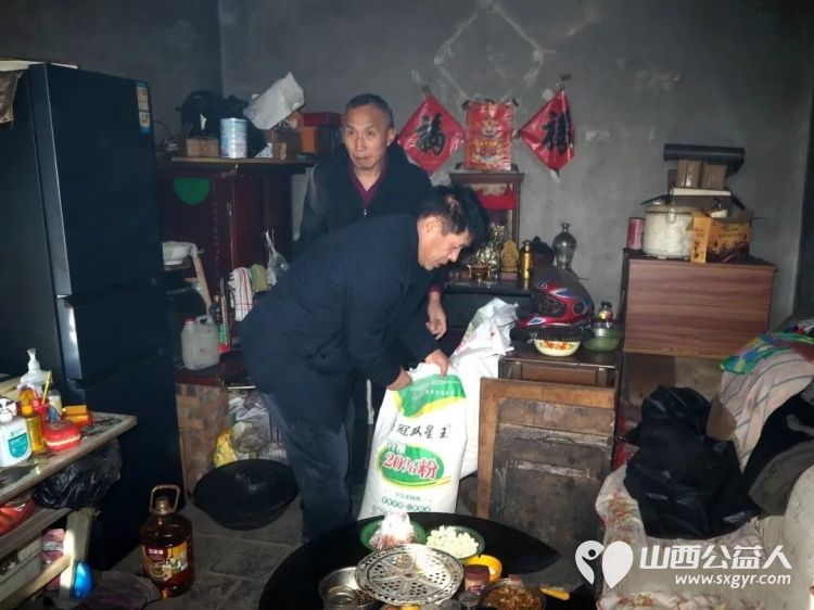 2026年2月11日介休市佛教协会到绵山镇大靳村慰问因病致贫的四户特困家庭在张兰镇下梁村慰问9户贫困家庭送上生活物资 - 第13张