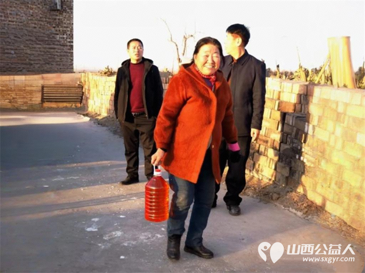 2026年2月11日介休市佛教协会到绵山镇大靳村慰问因病致贫的四户特困家庭在张兰镇下梁村慰问9户贫困家庭送上生活物资 - 第20张