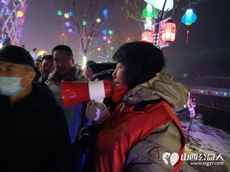 阳泉市义工联合会组织义工护航2026桃河灯会正月十四---十六在桃河公园新泉桥---五渡湿地公园段值守开展秩序维护路线指引文明劝导等服务 - 第10张