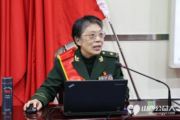 薪火相传雷锋志躬身力行五中人 | 太原五中“吾衷”志愿五中活动邀请山西省雷锋宣讲团田艳红、曹继红为师生带来一堂有温度有深度有力量的思政大课 - 第3张