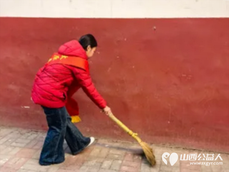 薪火相传雷锋志躬身力行五中人 | 太原五中“吾衷”志愿五中志愿者们开展环境卫生清洁行动擦洗宣传栏清理卫生死角清扫楼道院落 - 第10张 - 山西公益人 薪火相传雷锋志躬身力行五中人 | 太原五中“吾衷”志愿五中志愿者们开展环境卫生清洁行动擦洗宣传栏清理卫生死角清扫楼道院落 - 第10张