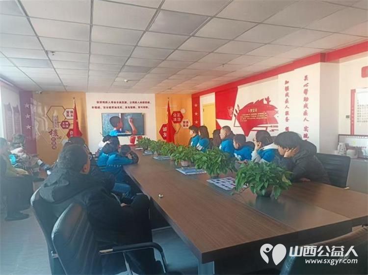 蚂蚁力量儿童义工团太原市悠然团队的大小志愿者们来到太原市灵星孤独症阳曲校区陪着孩子们一起做手工为阳曲校区打扫卫生捐赠各种生活物资 - 第4张