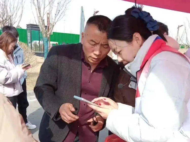 首届民俗盛宴志愿温情护航 长治市正能量公益协会志愿者为市民与游客提供暖心服务成为节日里最动人的风景线 - 第20张