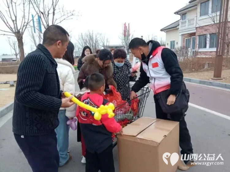 首届民俗盛宴志愿温情护航 长治市正能量公益协会志愿者为市民与游客提供暖心服务成为节日里最动人的风景线 - 第6张